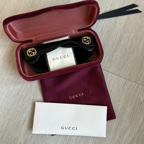 Authentic Gucci Oversized Sunnies - Picture 7 of 8